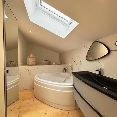 Le T2 New Hyper Center Air Conditioning