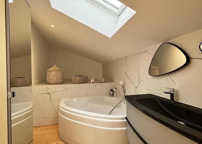 Le T2 New Hyper Center Air Conditioning